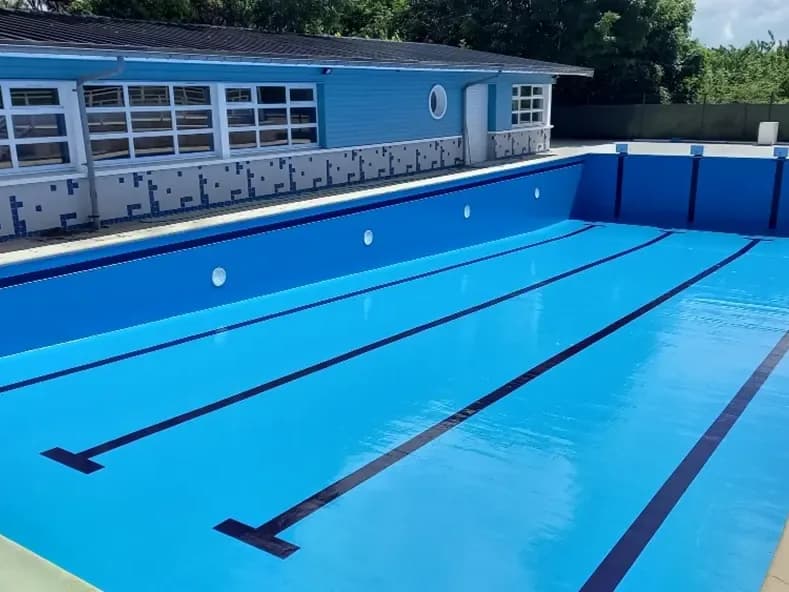 Piscine municipale — après travaux